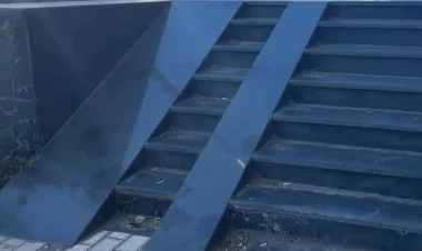 Bakıda təyinatı məlum olmayan növbəti pandus - Onlar nə üçün var? - VİDEO