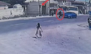 Avtobusun qabağından qaçan kişini maşın vurdu - ANBAAN GÖRÜNTÜLƏR