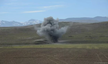 Erməni əsgər Azərbaycanla sərhəddə minaya düşdü