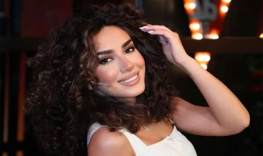 Azərbaycanlı müğənninin qoluna tikiş atıldı - FOTO