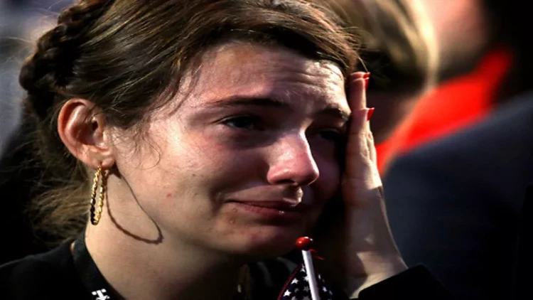 İnsanlar niyə xoşbəxtlikdən ağlayır?