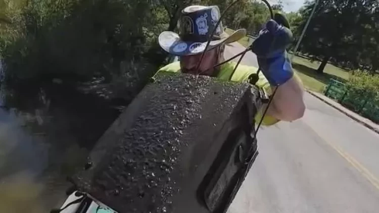 Göldə balıq tutmaq istəyərkən 100 minlik seyf  tapdı