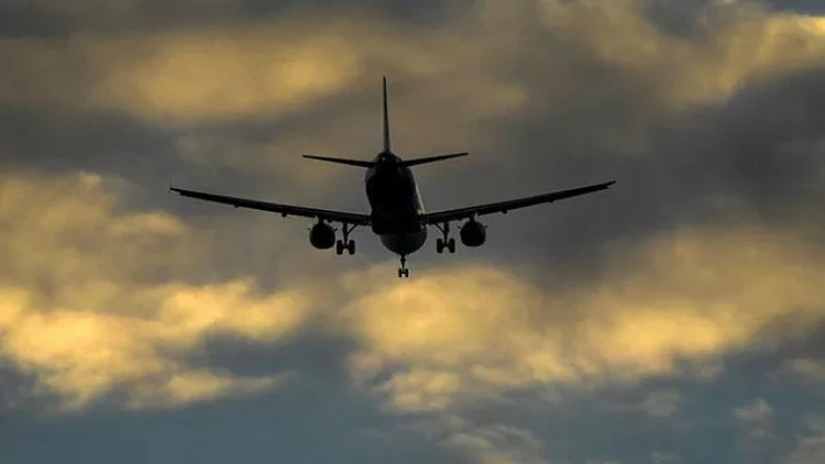 DƏHŞƏTLİ OLAY: Dağa çırpılan təyyarənin sərnişinləri son anlarını lentə aldılar - VİDEO