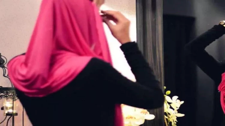 Qızının hicaba keçdiyi görən ata ŞÜKR SƏCDƏSİ etdi - VİDEO