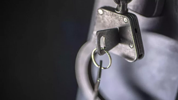 Qaçırdığı maşınla qəza törətdi