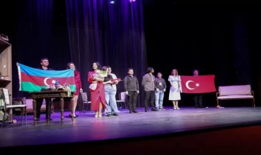 “Qadınım” tamaşası Konyada uğurla nümayiş olundu - FOTO