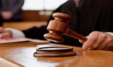 Keçmiş başçının oğlu hakim qarşısında: borcu ödəmir