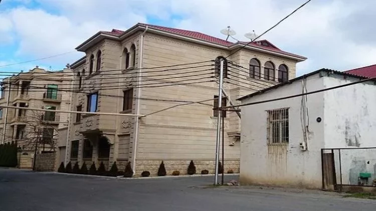 “Milyonerlər məhəlləsi”ndəki villadan 77 minlik antik əşyalar oğurlanıb