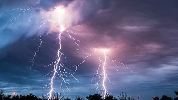 Tovuzda 14 yaşlı yeniyetməni ildırım vuraraq öldürüb - TƏFƏRRÜAT