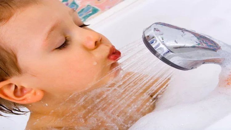 Uşaq çimməkdən qorxur, nə edim? - Valideynlər oxusun