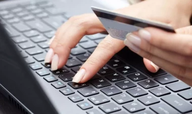 Daha 23 nəfərin bank kartından pul oğurlandı