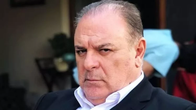 63 yaşlı məşhur aktyor dördüncü dəfə evlənir - FOTO