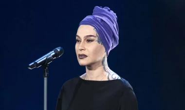 53 yaşlı Nərgiz Zakirova ABŞ-da özündən 11 yaş kiçik şəxslə evləndi - FOTO