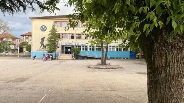 8 yaşlı uşaq məktəbdə faciəvi şəkildə öldü - FOTO