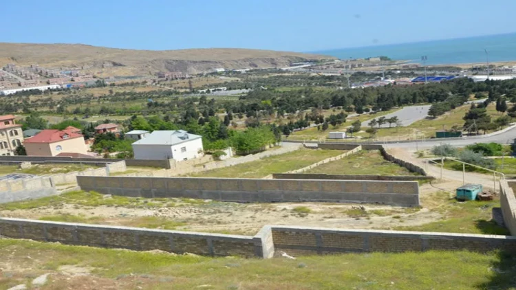 Bakıda sotu bir milyon manata torpaq sahələri satılır - VİDEO