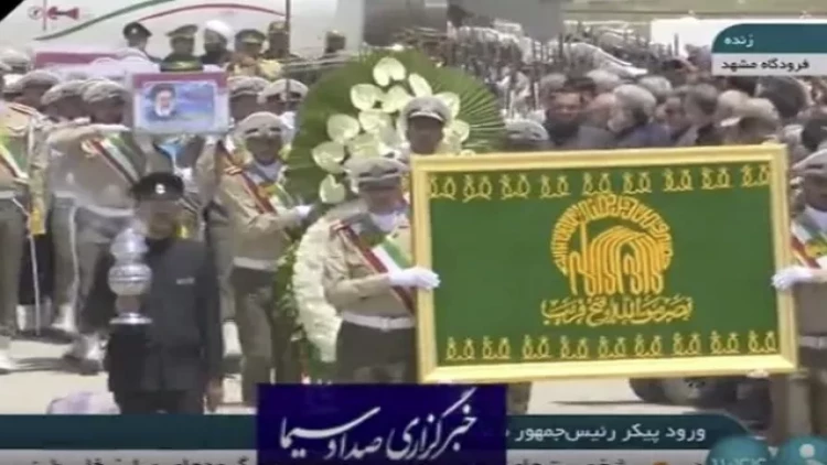 Rəisinin cənazəsi Məşhədə aparıldı - VİDEO