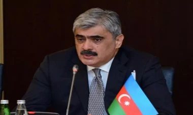 “Azərbaycan xarici dövlət borcunu 10 milyard dollara çatdırmağı düşünür”
