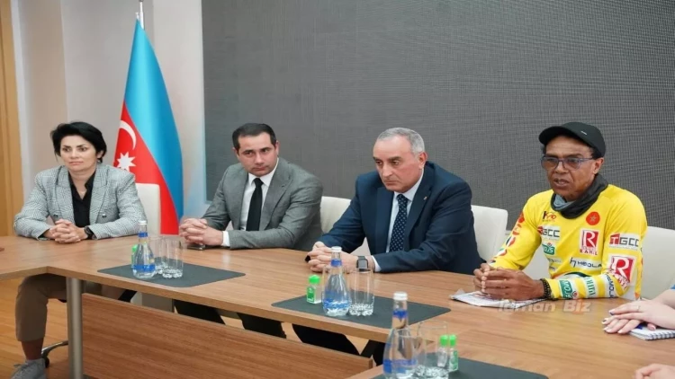 110 günə Bakıya gələn ultramarafonçu: “Xəzəri görmək arzusunda idim” - FOTO