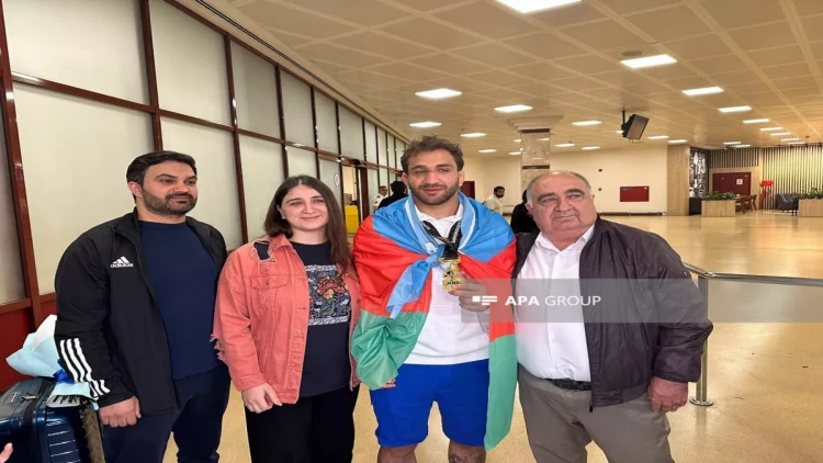 Dünya çempionu Hidayət Heydərov, Azərbaycanın cüdo yığmasının üzvləri Vətənə qayıdıblar - FOTOlar