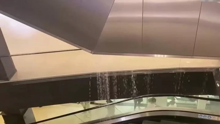 Minskdə güclü yağış: metronu su basdı - VİDEO