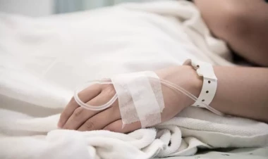 Bakıda iki avtomobil toqquşdu: xəsarət alan var