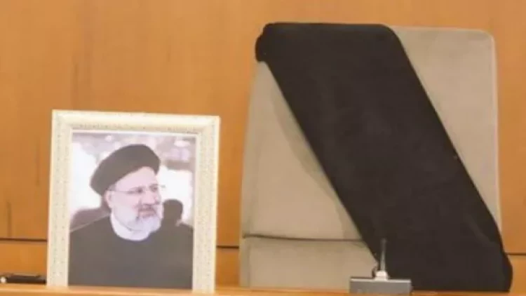 Növbədənkənar iclada prezidentin boş kreslosu - FOTO