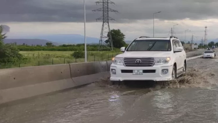 Quba-Xaçmaz yolunu sel basıb - FOTOlar