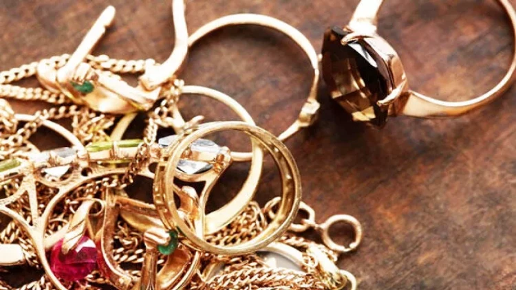 Evlərindən qızılları özü oğurlayırmış...