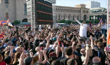 Erməni müxalifəti parçalanır: Köçəryanın xam xəyalı, Serjin bic davranışı