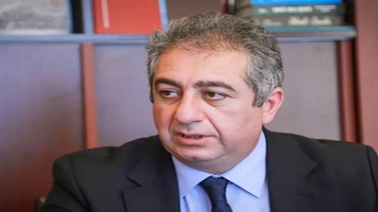 Qubad İbadoğlu siyasi fəaliyyətini dayandırdı