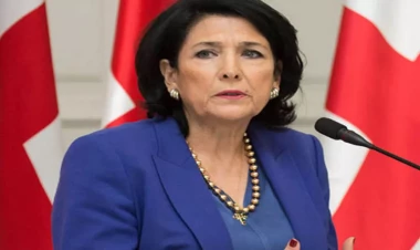 Hökuməti devirməyək, seçkidə qalib olaq - Zurabişvili