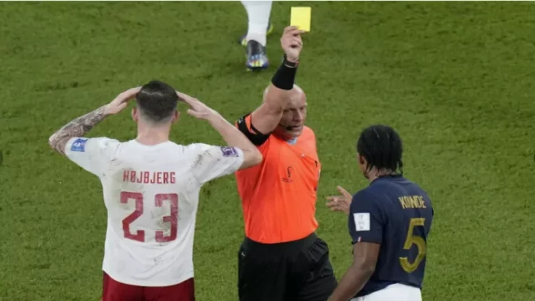 UEFA-dan YENİ QƏRAR: Hakimə yaxınlaşan futbolçular cəzalanacaq