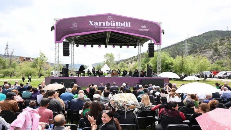“Xarıbülbül” festivalı “Sələflər və xələflər”lə Laçında - FOTO