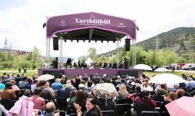 “Xarıbülbül” festivalı “Sələflər və xələflər”lə Laçında - FOTO