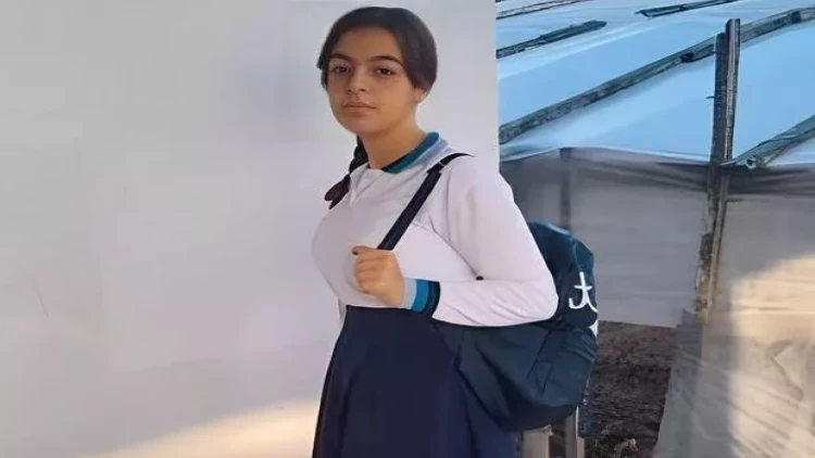 Xəstəxanada 17 yaşlı qız müəmmalı şəkildə öldü: “Tibb bacısı qızıma adını bilmədiyi iynəni vurub” - VİDEO