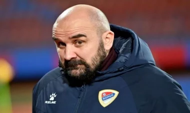 44 yaşlı baş məşqçi oyun zamanı ÖLDÜ