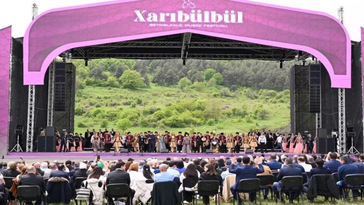 VII “Xarıbülbül” Beynəlxalq Musiqi Festivalının möhtəşəm açılışından reportaj FOTO