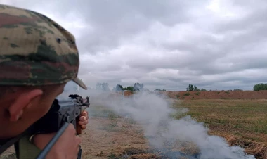 Hərbi vəzifəlilər tapşırıqları icra edir - VİDEO