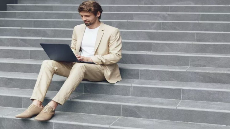 Süni zəka dövrünün noutbuku - FOTO