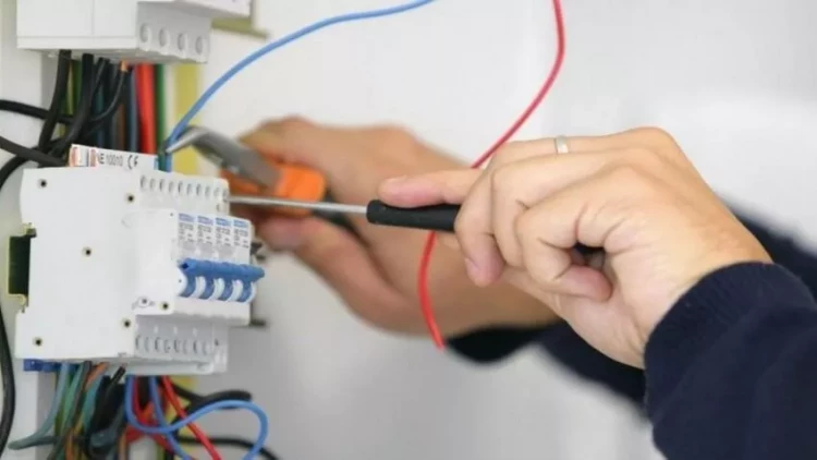 “Azərişıq” ASC-nin əməkdaşını elektrik cərəyanı vurdu