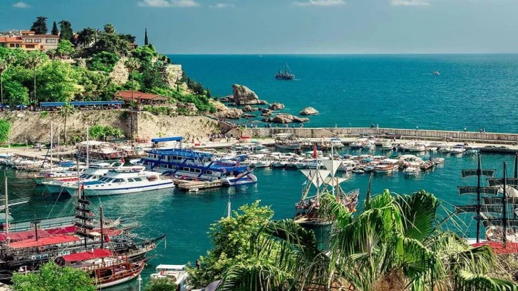 Antalyada dəhşət: Qonşusunu maşının arxasına bağlayıb sürüdü - VİDEO - FOTO