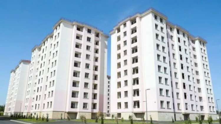 Məcburi köçkünlərin boşaltdığı mənzillər kreditlə satılır? - Açıqlama