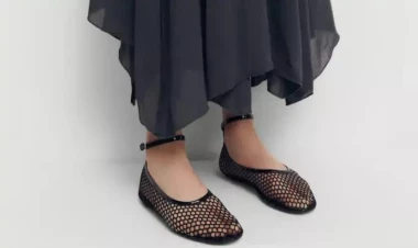 Bu yayın qəribə trendi: Məşhurlar bu ayaqqabılardan ötrü dəli olurlar