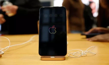 “Apple” texnologiyanı oğurlamaqda ittiham olunur