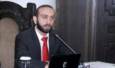 Mirzoyan Macarıstana gedir