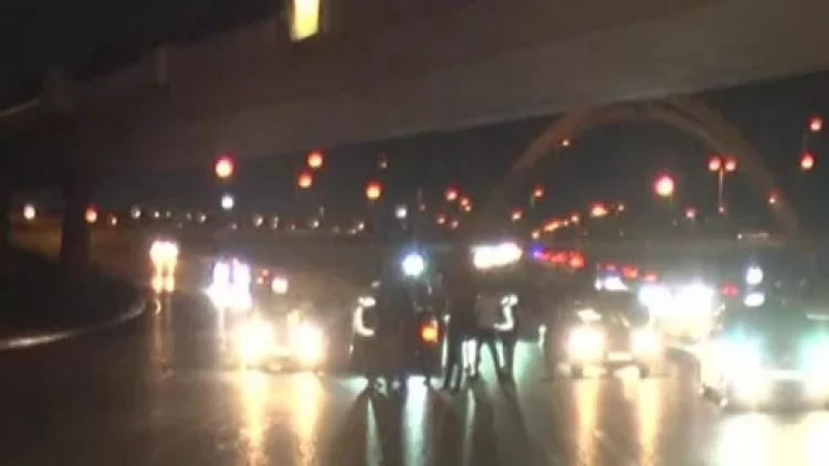 Bakıda qəza törədən şəxslər jurnalistlərə hücum etdilər - VİDEO - FOTO