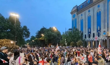 Gürcüstan yenə çalxalanır - Qərb növbəti “rəngli inqilab”a nail olacaqmı?