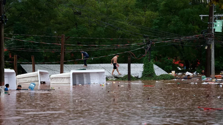Daşqınlar 39 nəfərin həyatına son qoydu