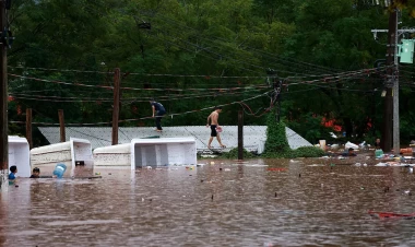Daşqınlar 39 nəfərin həyatına son qoydu