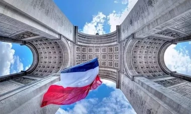 Fransa daha bir ölkədən qovulur